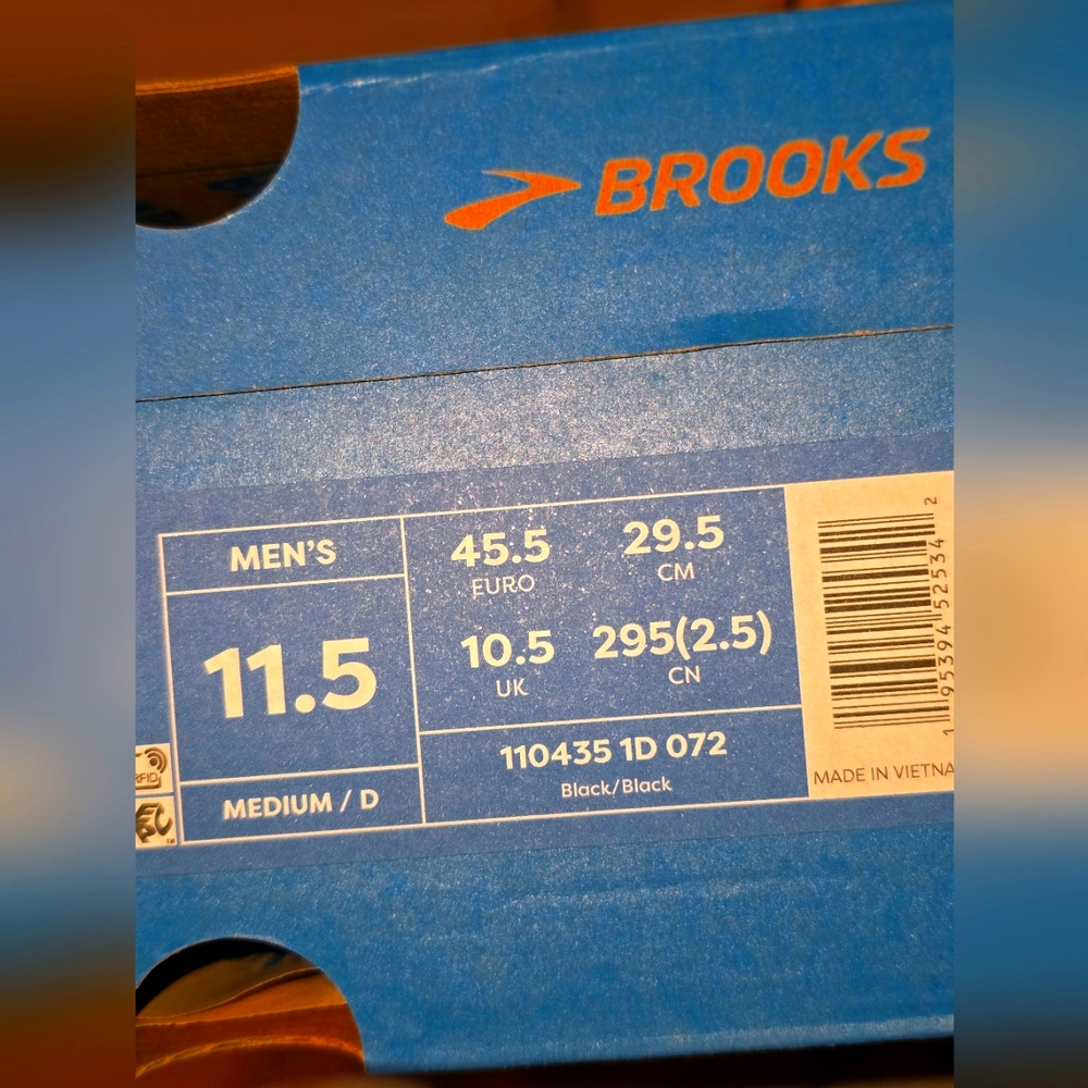 Brooks Men's Black Sneaker Shoe